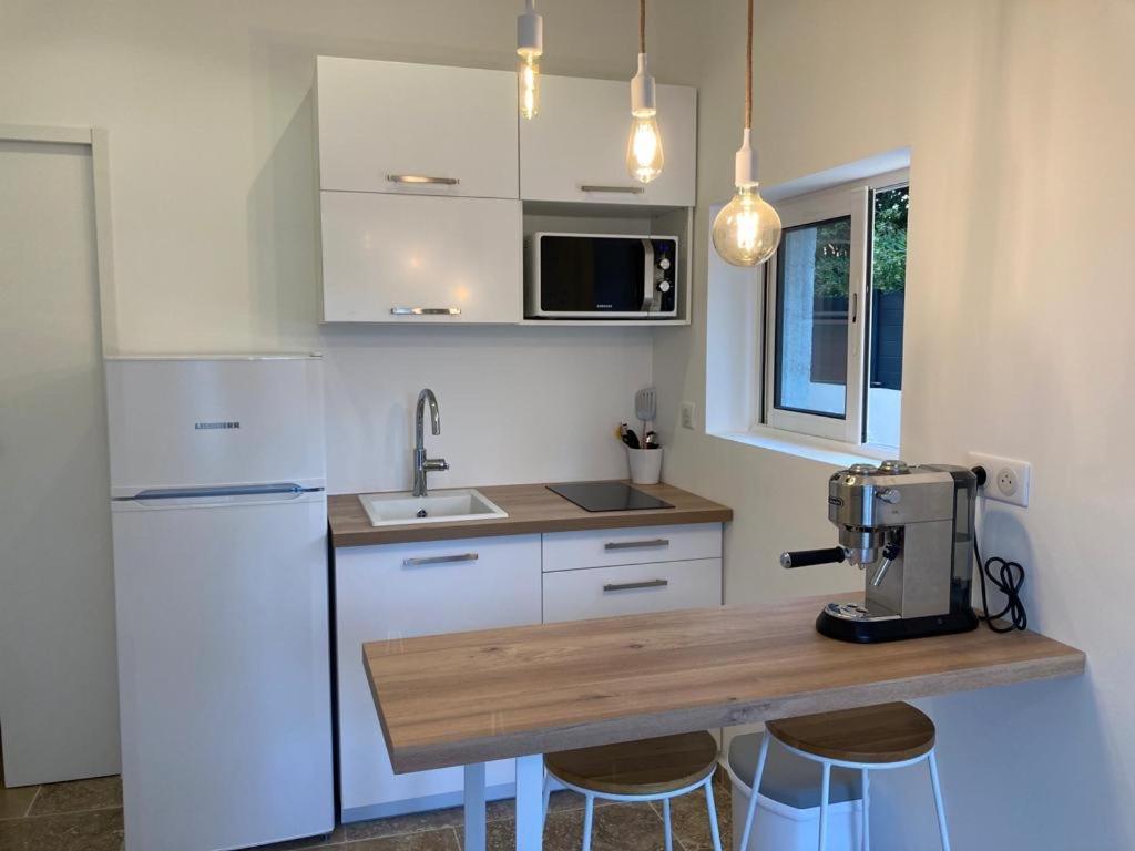 Charmant Studio Dans Villa - Parking - Jardin La Seyne-sur-Mer Εξωτερικό φωτογραφία